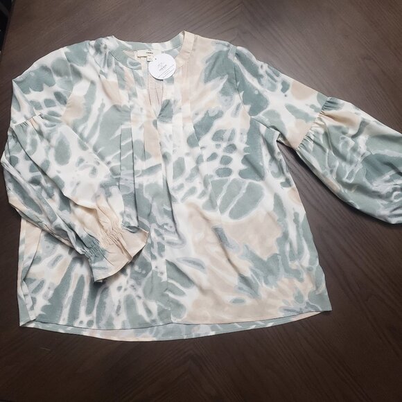 entro Tops - Women's Entro blouse size Large